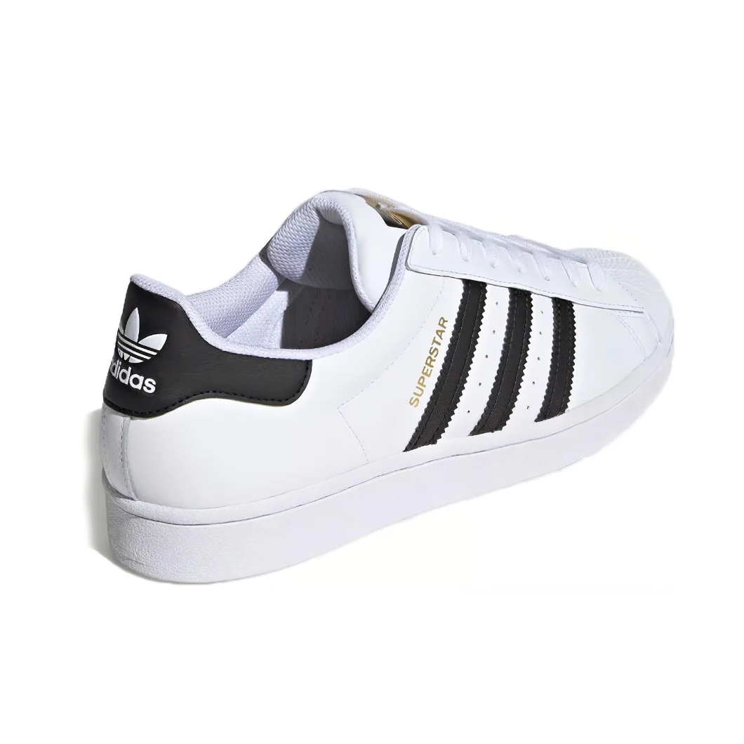 حذاء كاجوال Adidas Superstar للرجال والنساء متعدد الاستخدامات وبسيط ومنخفض الارتفاع ومطابق للألوان باللونين الأسود والأبيض