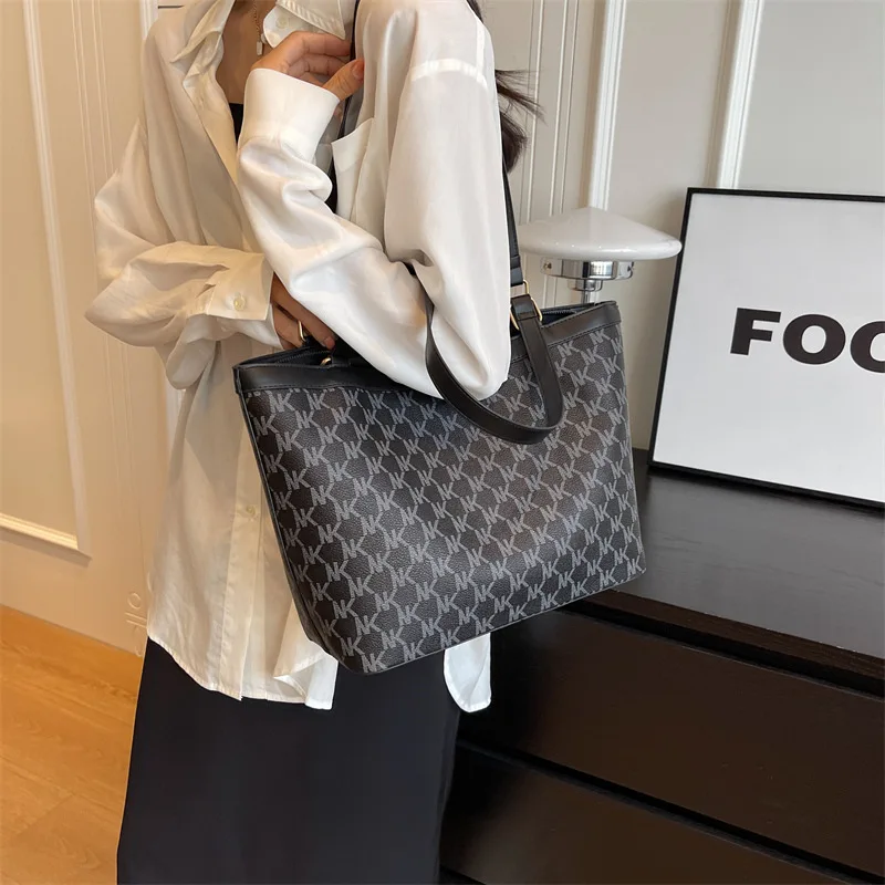 Autumn Big Women\'S Shoulder Bags 2023 Fashion Large-Capacity Letter Printing Women Tote Bag Top Leather Ladies Shopping Handbags