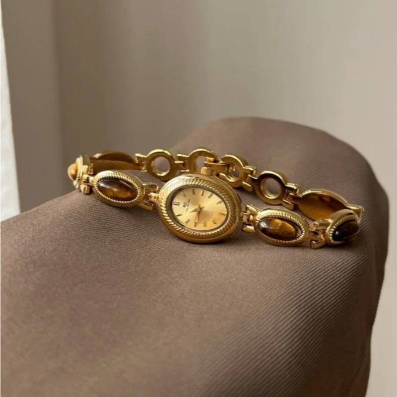 2025 خمر الحجر الطبيعي الصغيرة البيضاوي الهاتفي سوار ساعة للنساء الفاخرة عالية الجودة الذهب السيدات كوارتز ساعة اليد هدية