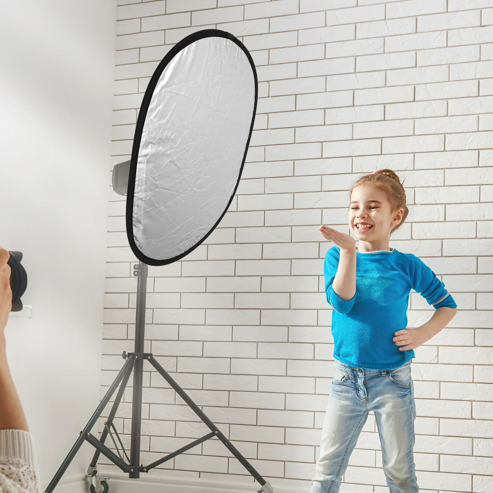 

Photography Reflector Portable Collapsible Oval 2-in-1 Light Diffuser Panel for Outdoor Photo Reflector Photography Accessories