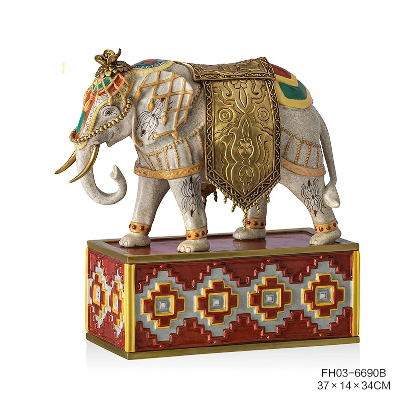 

Entrance to the entrance with copper with porcelain, painted elephant decorations, display cabinets, Bogu shelf accessories