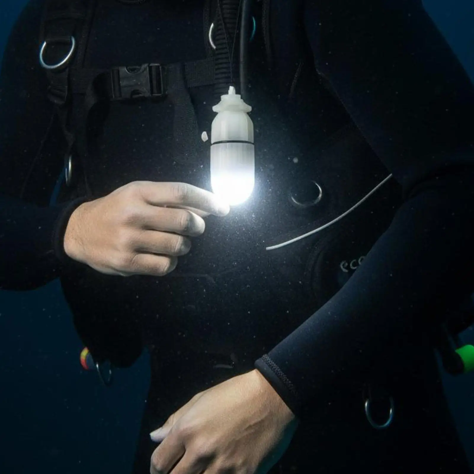 Underwater Partner Beacon Light 100m Waterproof Scuba Tank Beacon Light Lanyard Included Underwater lamp