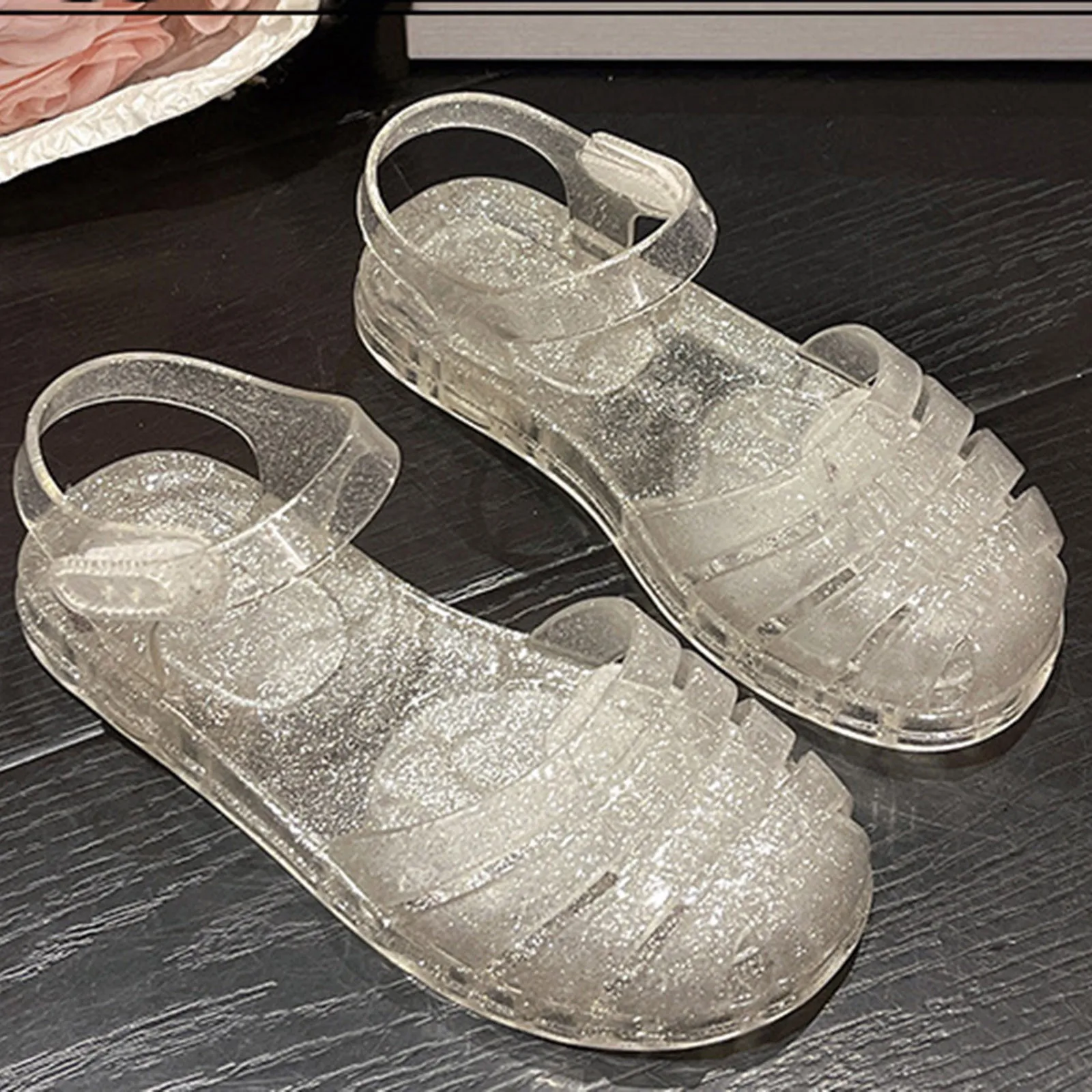 Nuevos zapatos de cueva para niños, sandalias informales a la moda para niñas, zapatos de playa romanos de gelatina para bebés, zapatillas de pescador cómodas con correa en el tobillo para niños