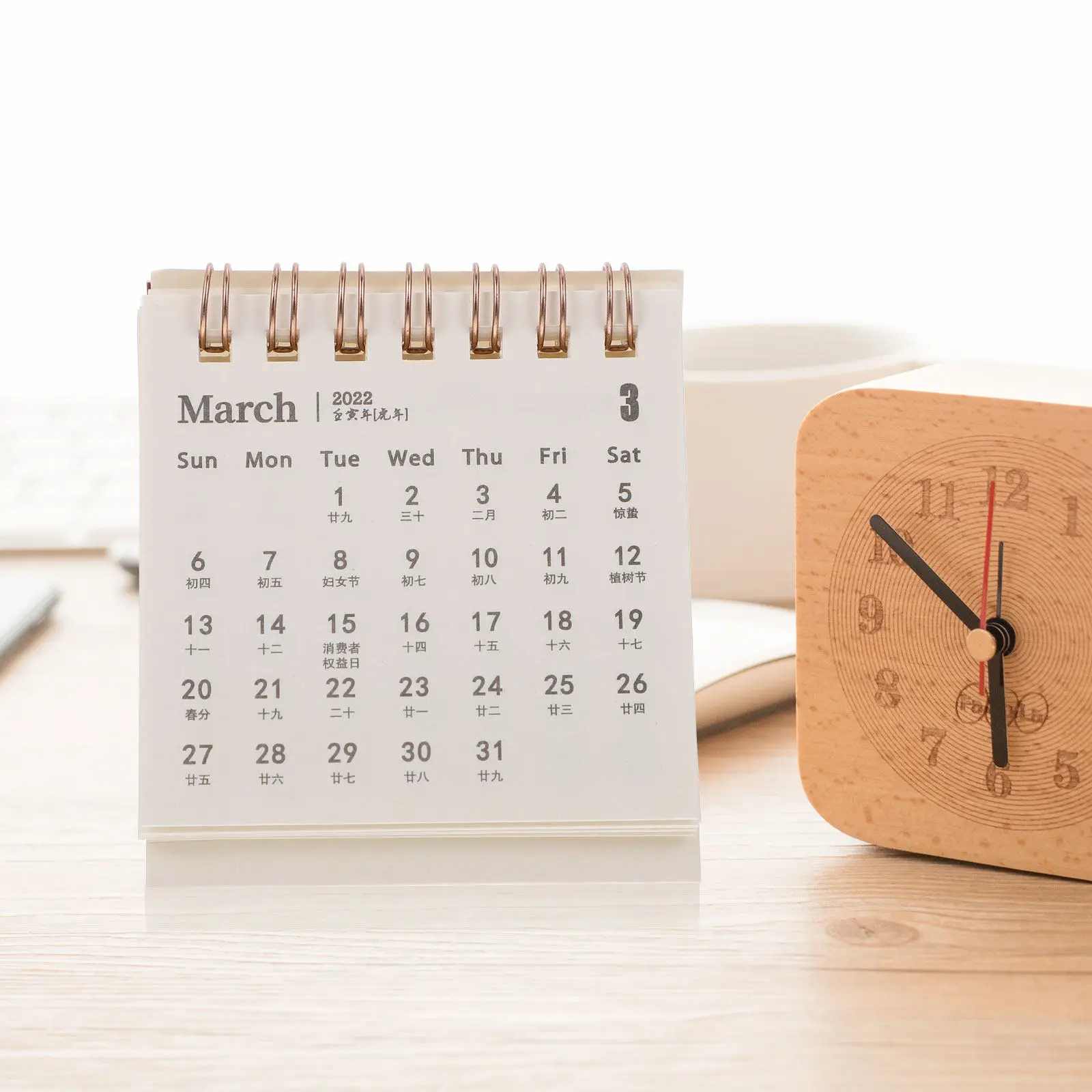 

5Pcs Mini Table Calendar 2022 Desktop Schedule Calendar with Blank Back for Writing Notes Ideal for Office Classroom Home Decor