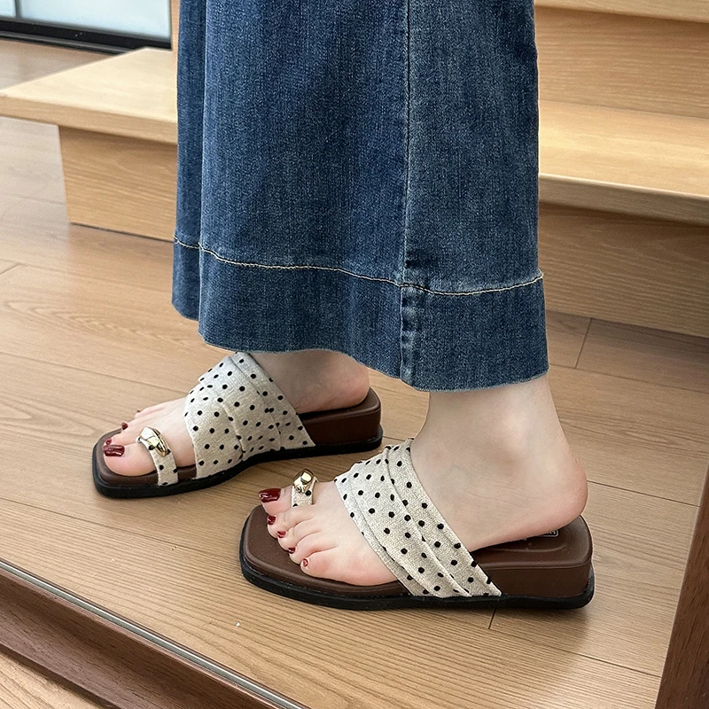 Concise Metal Clip On Thick Sole Shoes Ladies Outdoor Beach Vacation Dress Slides Summer Polka Dot Slip On Women Slippers