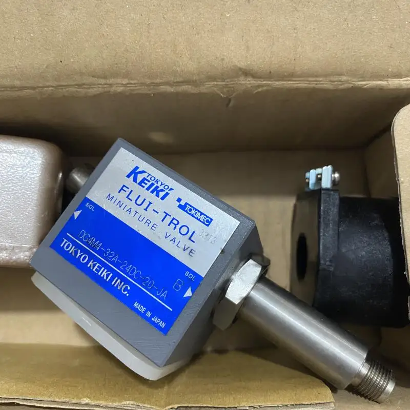 Construction Machinery Parts Tokimec Solenoid Directional Valve Dg4m4-36c-24dc-ja Solenoid Valve Dg4m4 Series