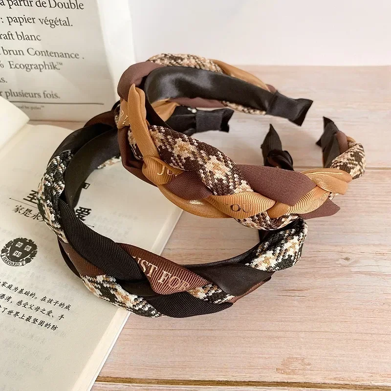 Online celebrity 2022 new Korean retro French headband College style Fried Dough Twists braid headband pressed hair accessories