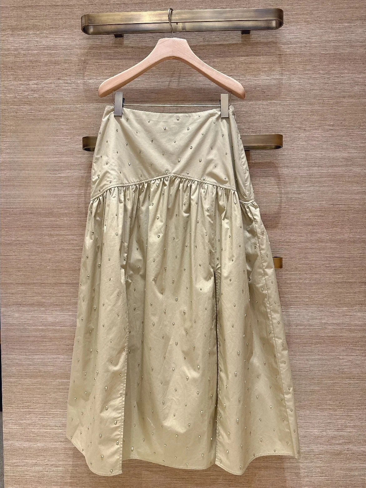 Heidd Khaki Color Medium Length Half Skirt with Heavy Embellishment of Rivets And Water Diamonds Spring 2026 Women's High Wai...