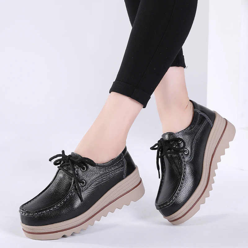 

2026 Spring Platform Women Shoes Flats Sneakers Suede Leather Women Casual Shoes Slip on Flats Heels Creepers Moccasins