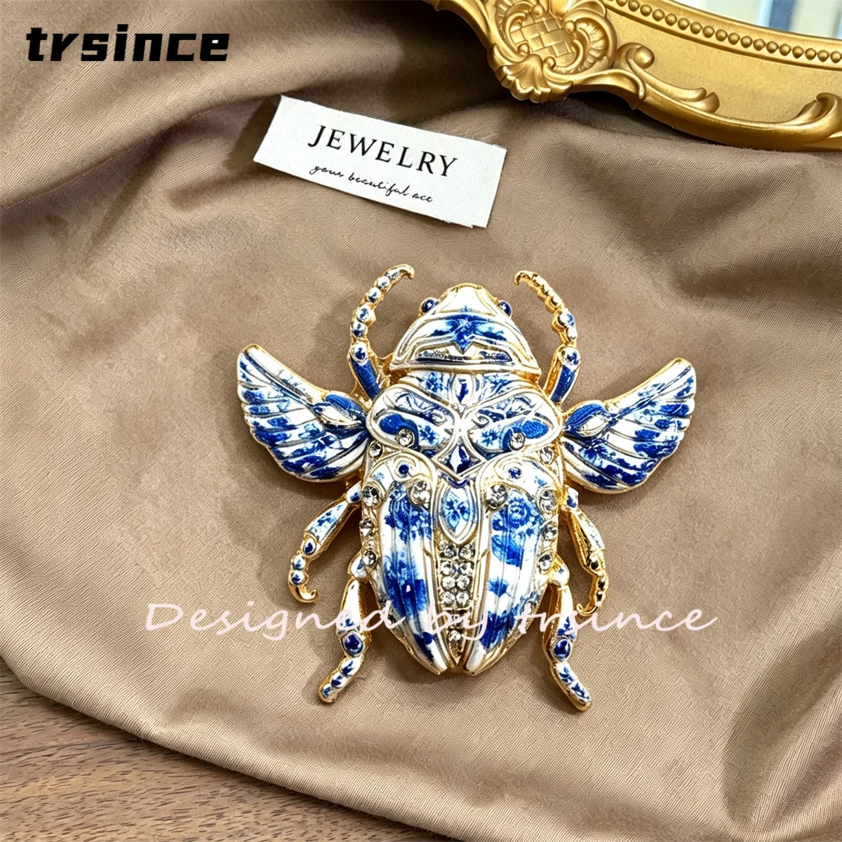 دبوس زينة على شكل حشرة (خنفساء - مراجعة Vintage Fashion Bug وسعره