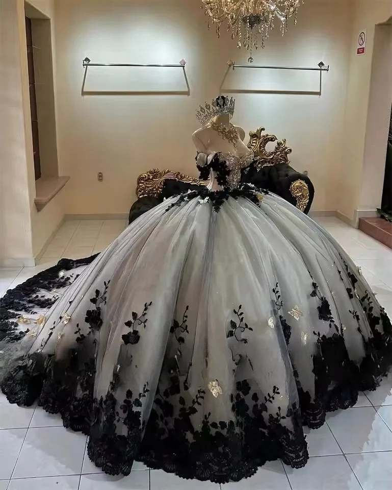 فساتين Quinceanera مزينة بالزهور السوداء الساحرة 2025 على شكل فراشة ذهبية مطرزة بالكريستال على شكل كرة فيستدوس دي 15 أنوس مخصصة #2