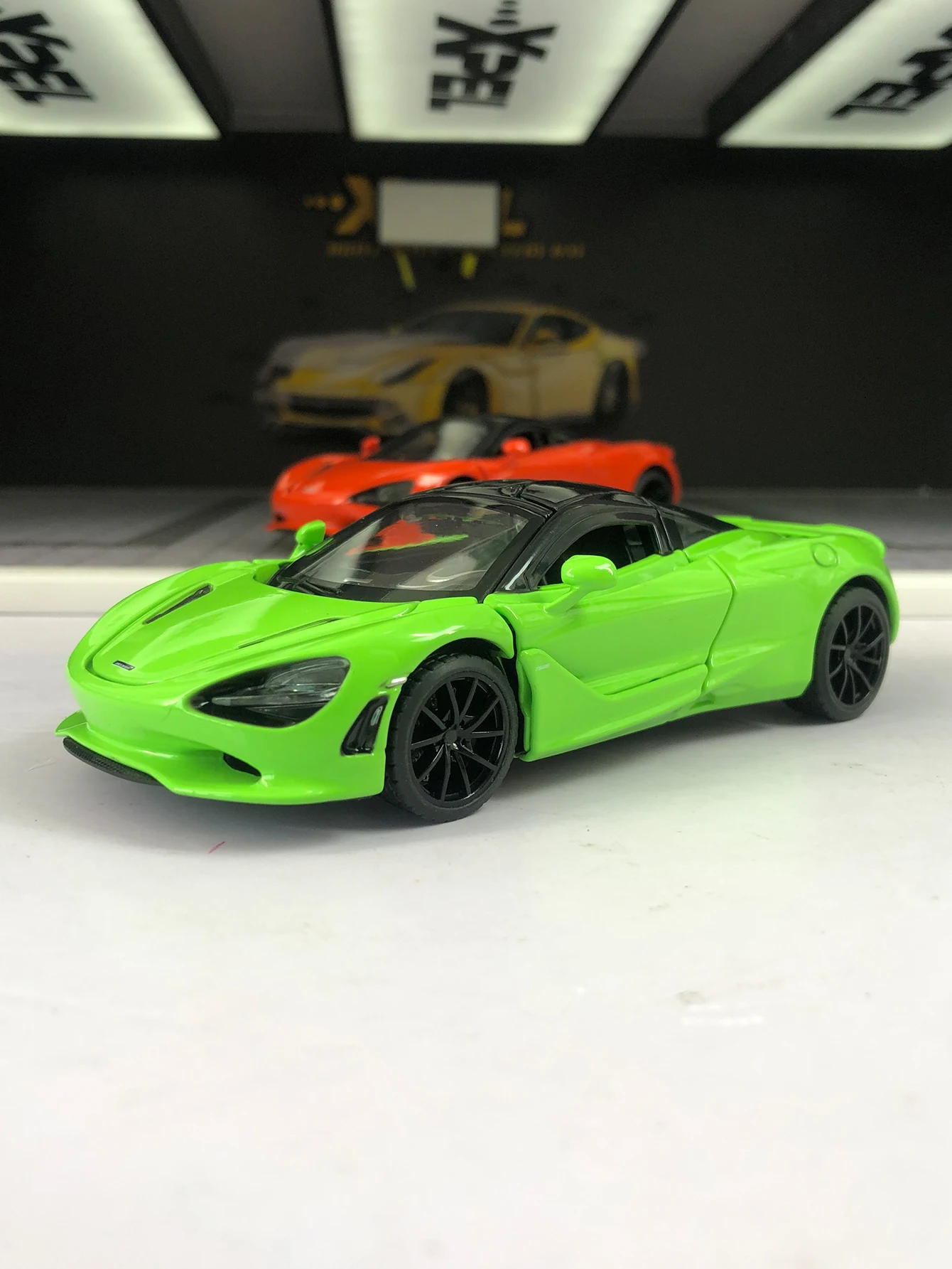 

Модель автомобиля McLaren 750S из цинкового сплава, масштаб 1:32, статическая модель, металлический коллекционный подарок.