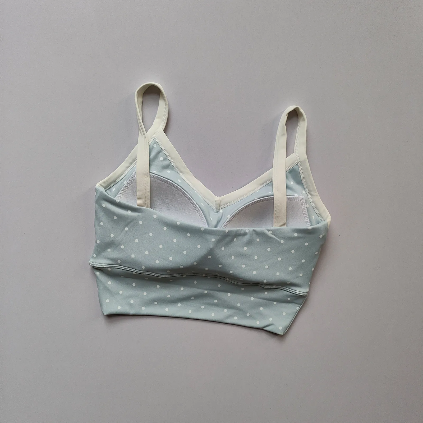 Gepunktetes Yoga-Camisole in Kontrastfarben, stoßfester All-in-One-Sport-BH mit integrierten Cups für Laufen, Pilates und Fitness, Damenbekleidung – Detail 8