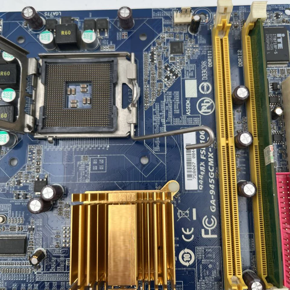 Placa base de escritorio GA-945GCMX-S2