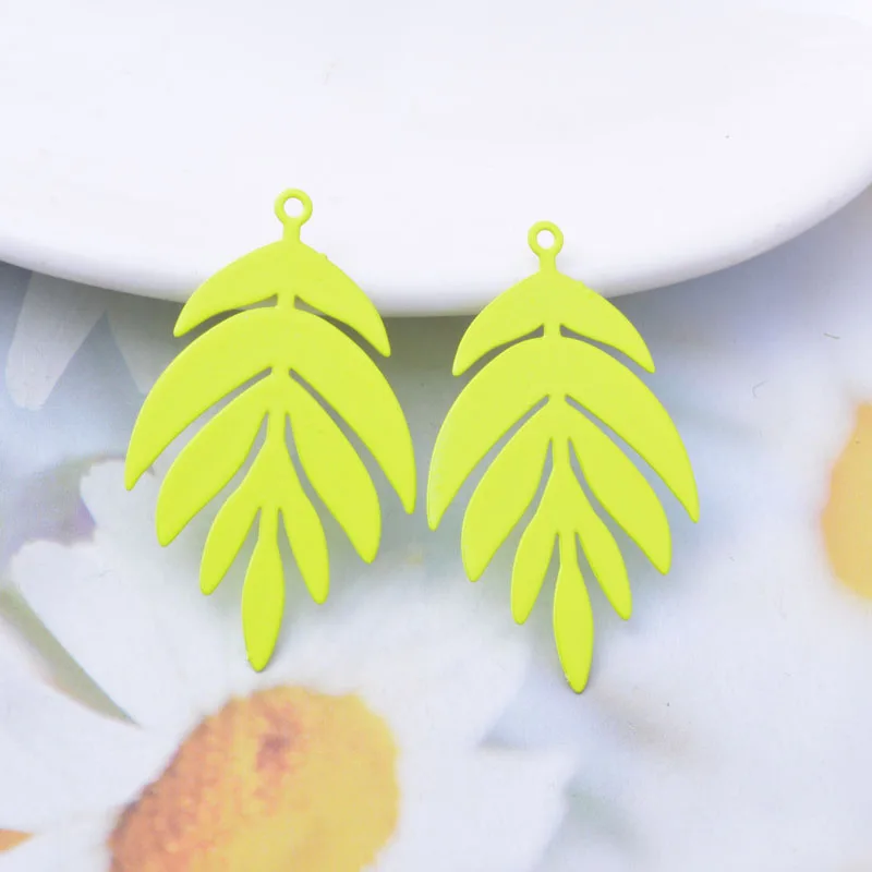 30 Stück AB7017 24*40mm Bemalte Messing-Violett-Fluoreszenz-Blatt-Anhänger für DIY-Schmuck und Ohrringe – Detail 16