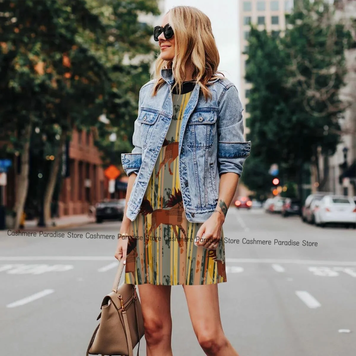 فستان نسائي لخلفية مخططة معقدة، فساتين تي شيرت صيفية غير رسمية لتغطية الشاطئ، فستان بدون أكمام