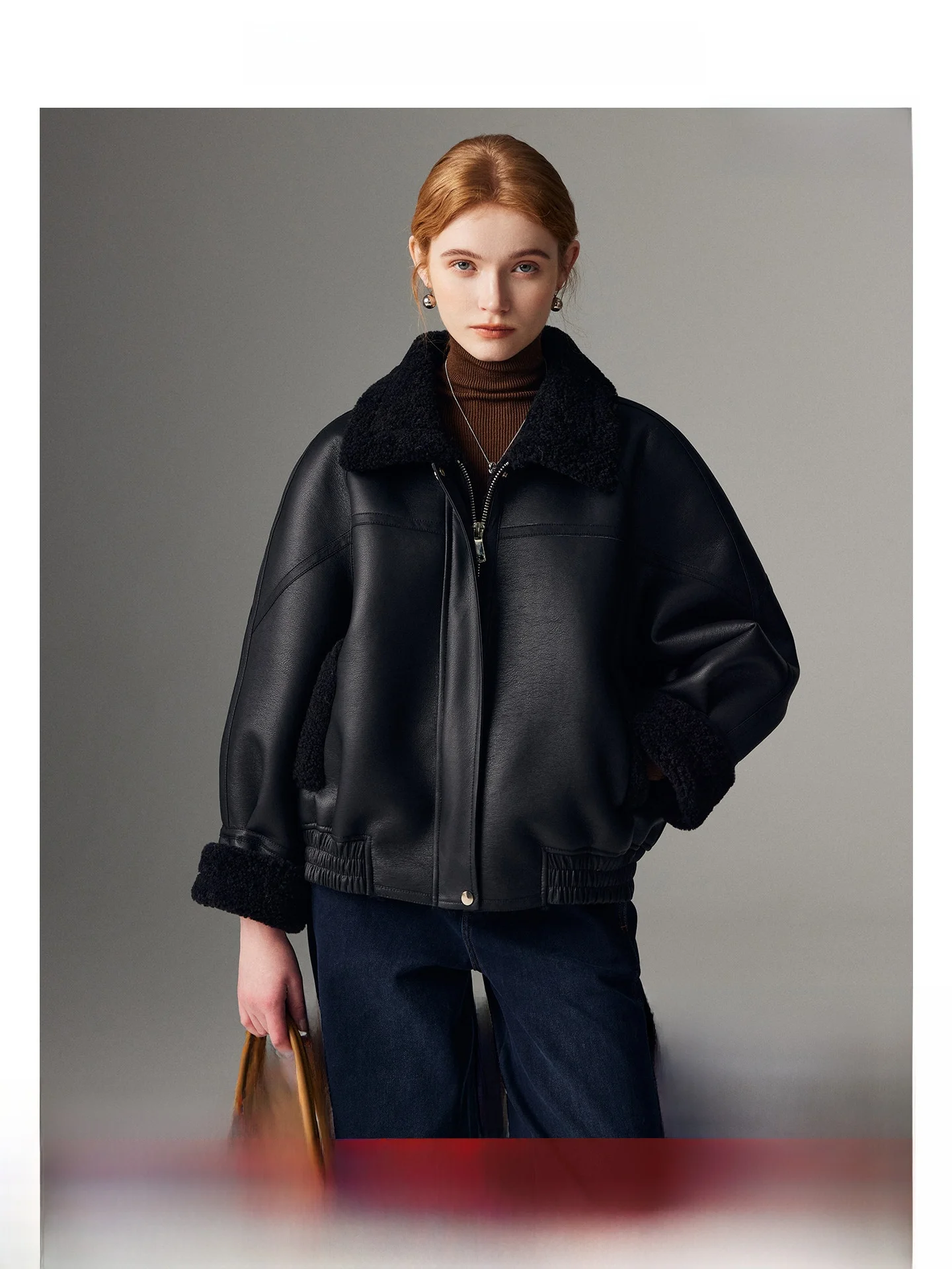 

Новая модная женская зимняя куртка из черной кожи и меха 2025 года, с воротником-стойкой, в корейском стиле, прямого кроя.