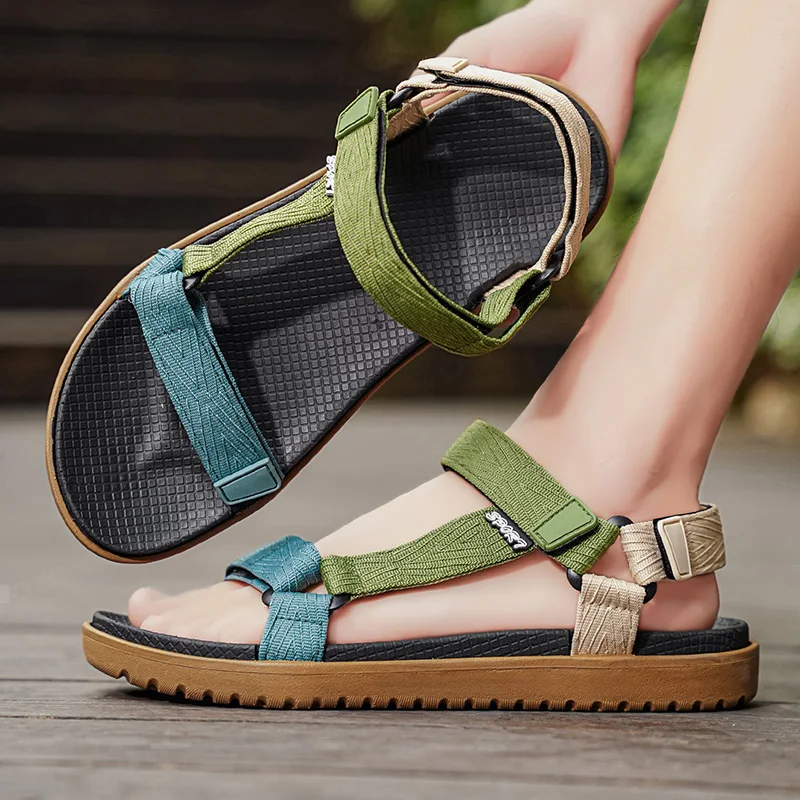 Sommer-Herrensandalen, modische Freizeit-Strand- und Urlaubssandalen für Herren, leichte Schuhe, neue bequeme Freizeitsandalen für den Außenbereich – Detail 8