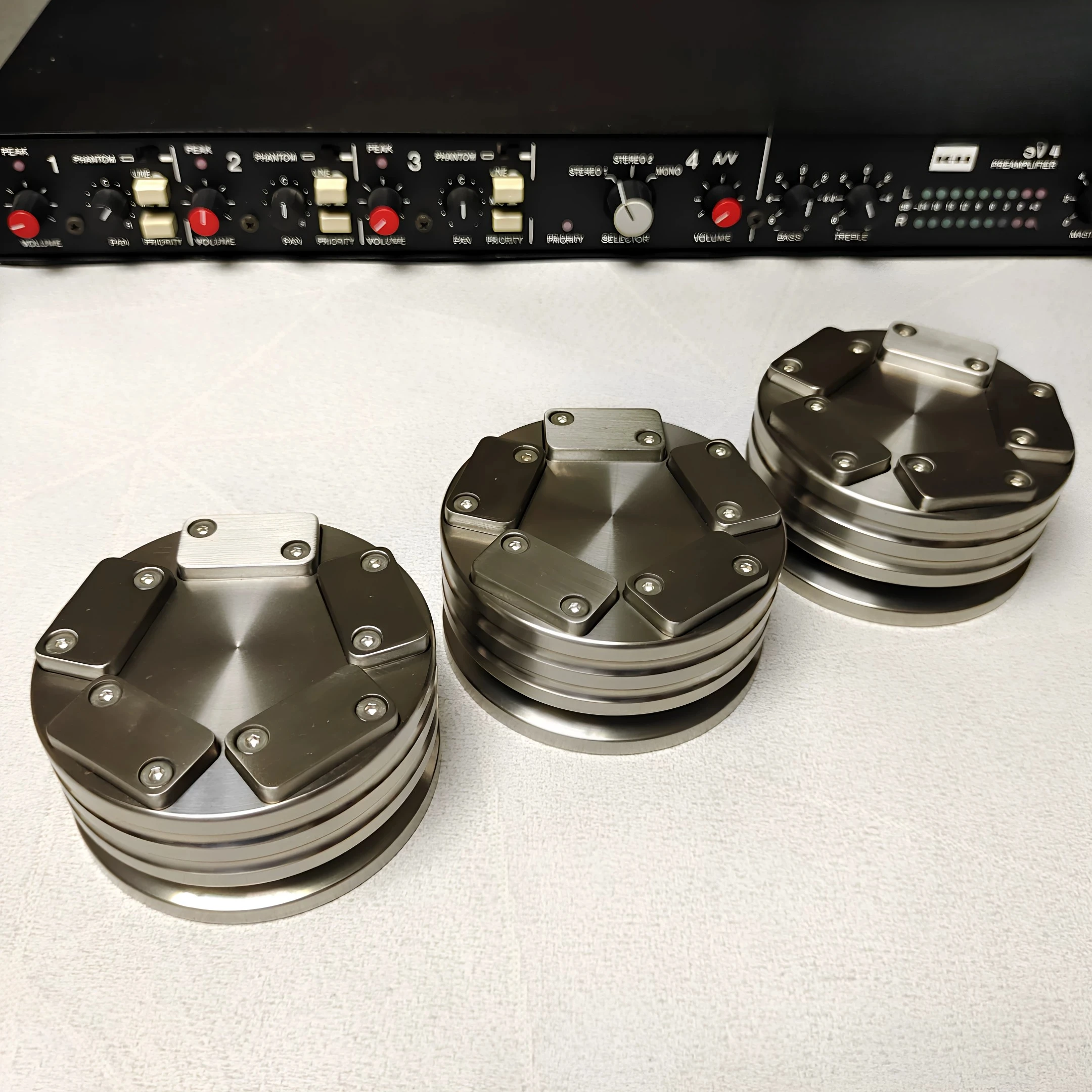 Ultra6 Clone HiFi Isolation Feet – Vibration Damping Spikes & Pads for Amplifier, CD Player, DAC & Audio Rack