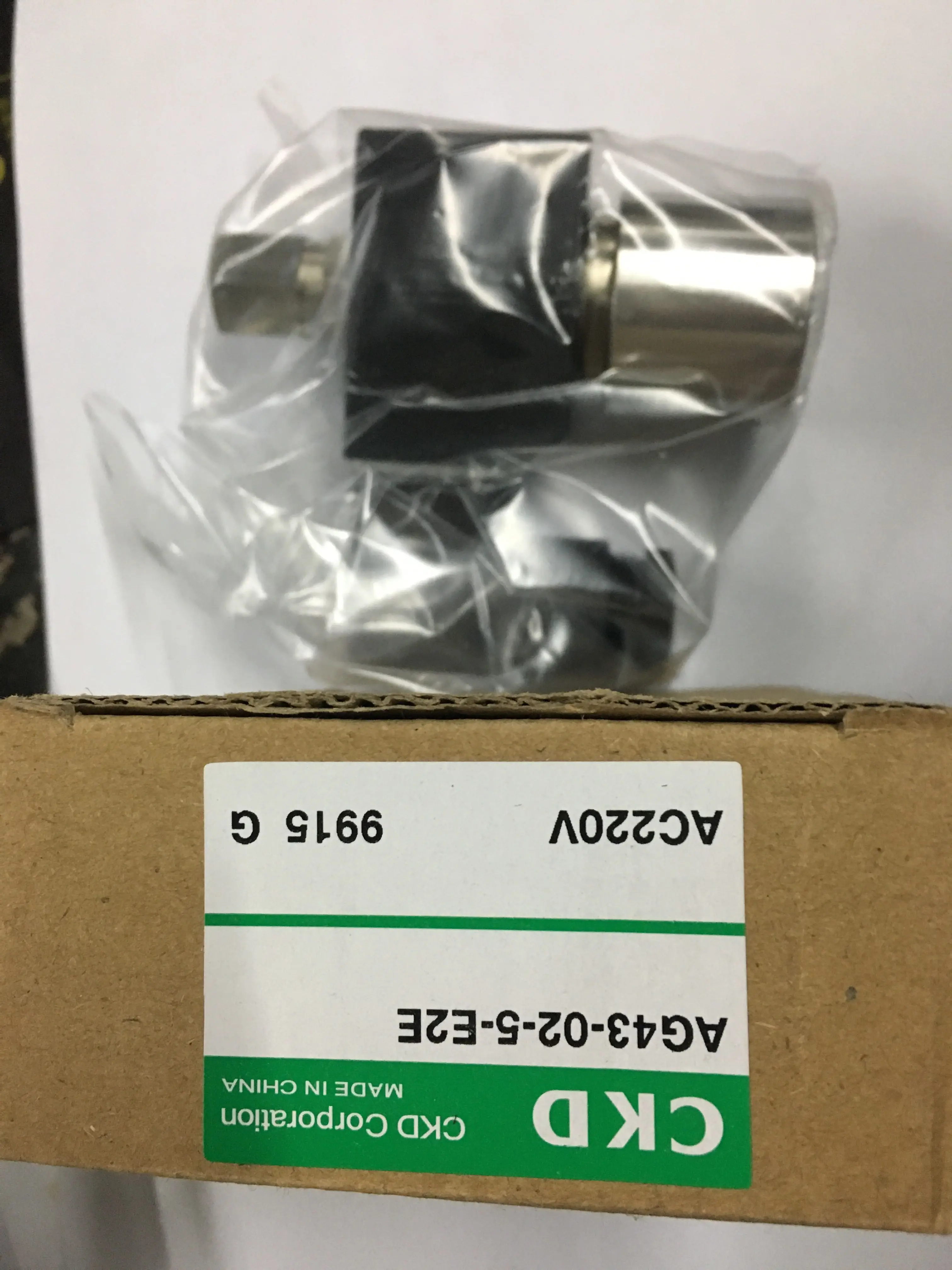 

Spot CKD stainless steel solenoid valve AG43-02-5-E2E original genuine AC220DC24AC