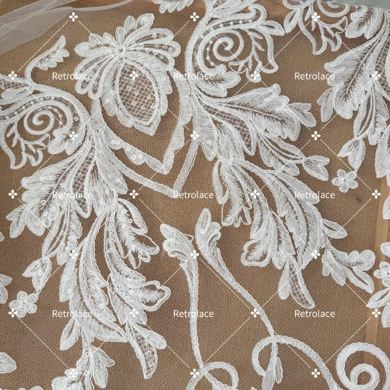 1 Yard 3D Alençon Brautspitze als Meterware, Kordel-Brautspitze mit Blumenstickerei – Detail 3