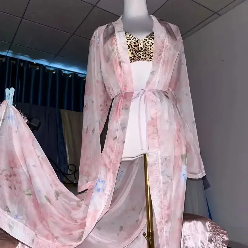 ผ้าไหมสีชมพูพิมพ์ดูผ่าน Nightgown ชุด Ruffled Suspender ชุด Robe กับเข็มขัด Silky Touch Nightdress Plus ขนาด
