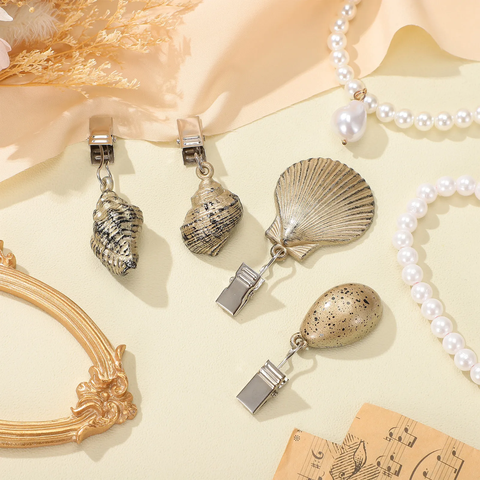 8Pcs Shell Shape Zinc Alloy Tablecloth Weights Clip Outdoor Table Clips Heavy Duty Seashell Table Cover Clips Wedding Party
