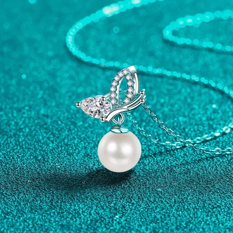 

Butterfly Wings PT950 Platinum Pendant Sweet Clavicle Chain, Fashion 56 Ponit Moissanite Freshwater Pearl Necklace for Women