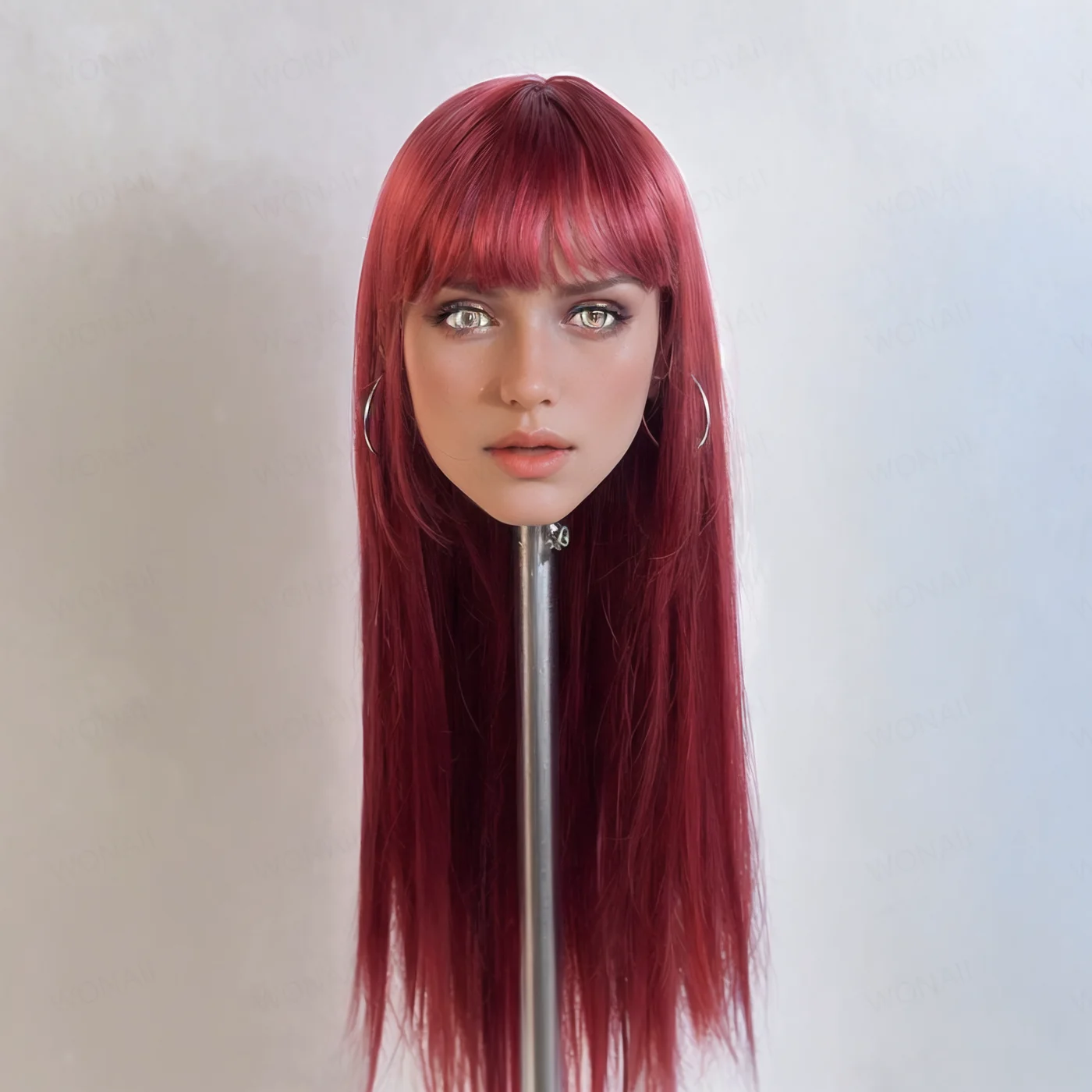 والشعر الوردي والعيون الزرقاء، بما في ذلك الشعر التركيبي المصاحب والعيون القابلة للتحويل، ووصلات البراغي M16 مستقرة، وهي مناسبة جدا لعرض الجمال والأزياء