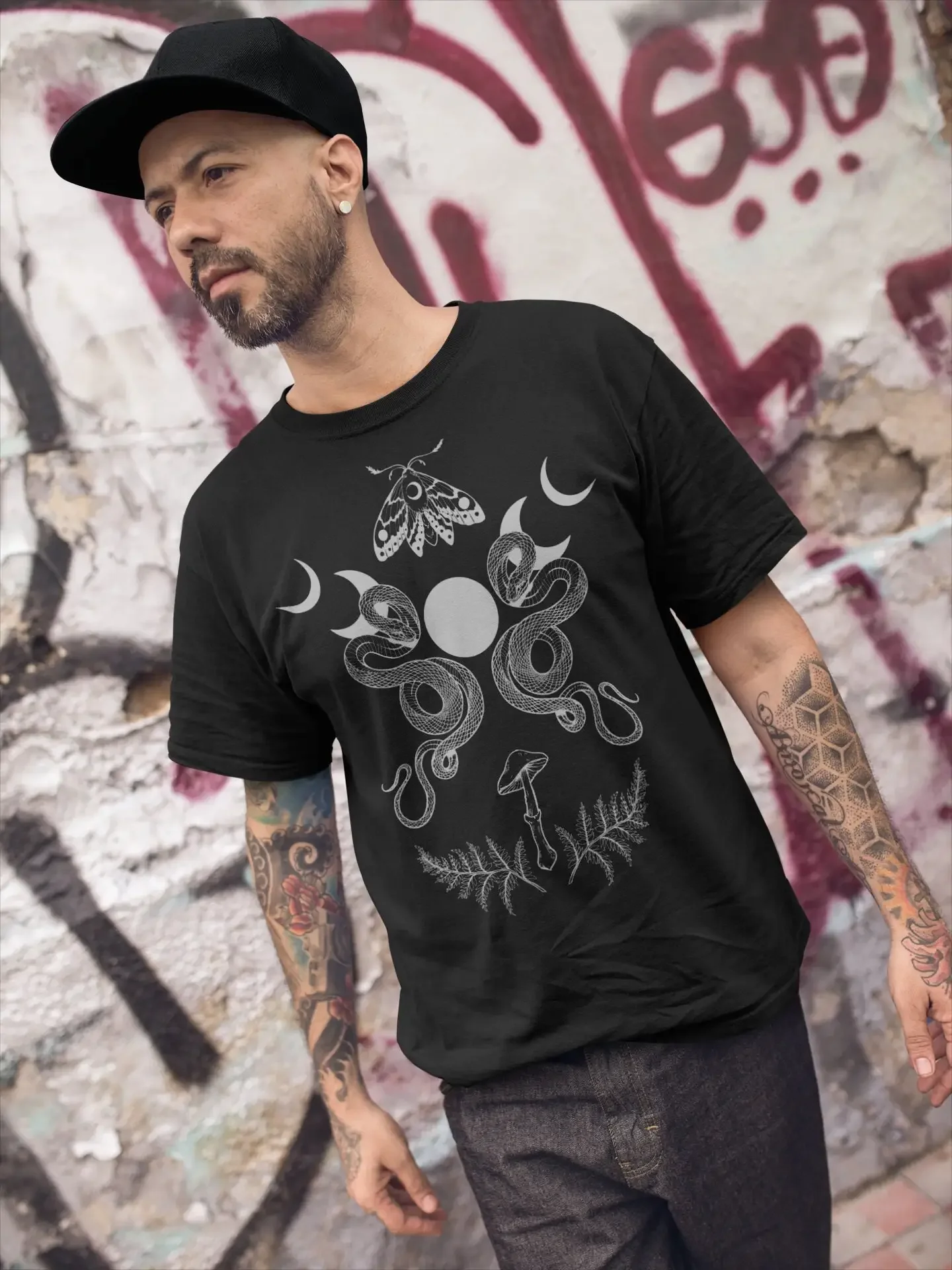 Schlangen-T-Shirt, Mondphasen, Motten und Pilze, alternative Kleidung, Goblincore, Goth, Wicca, Pagan, Pastel