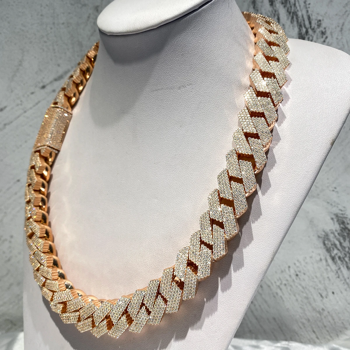 Hip hop rapper ice out Cuban chain 20mm wide 4 rows of moissanite full ice out Cuban link chain necklace