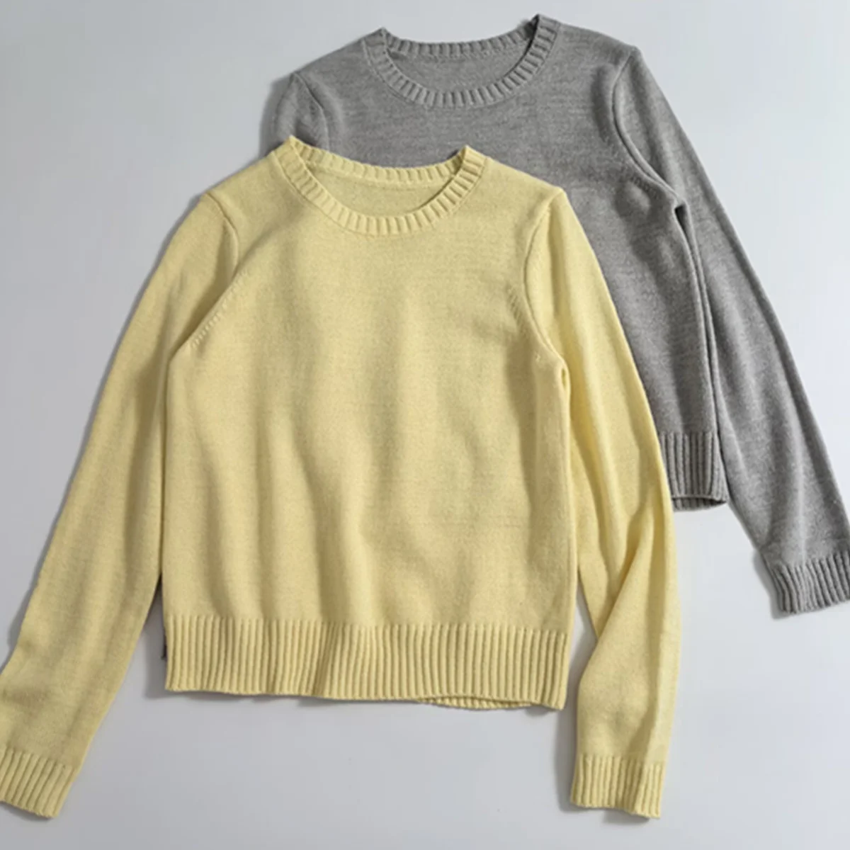 

Maxdutti Japanese Minimalist Round Neck Pullover Top Sweater Autumn Solid Color Lazy Long Sleeved Knitwear Sweater Women