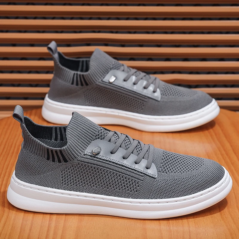 

Новая однотонная сверхлегкая повседневная обувь. Удобная и мягкая спортивная обувь. Удобная и износостойкая повседневная обувь для улицы.