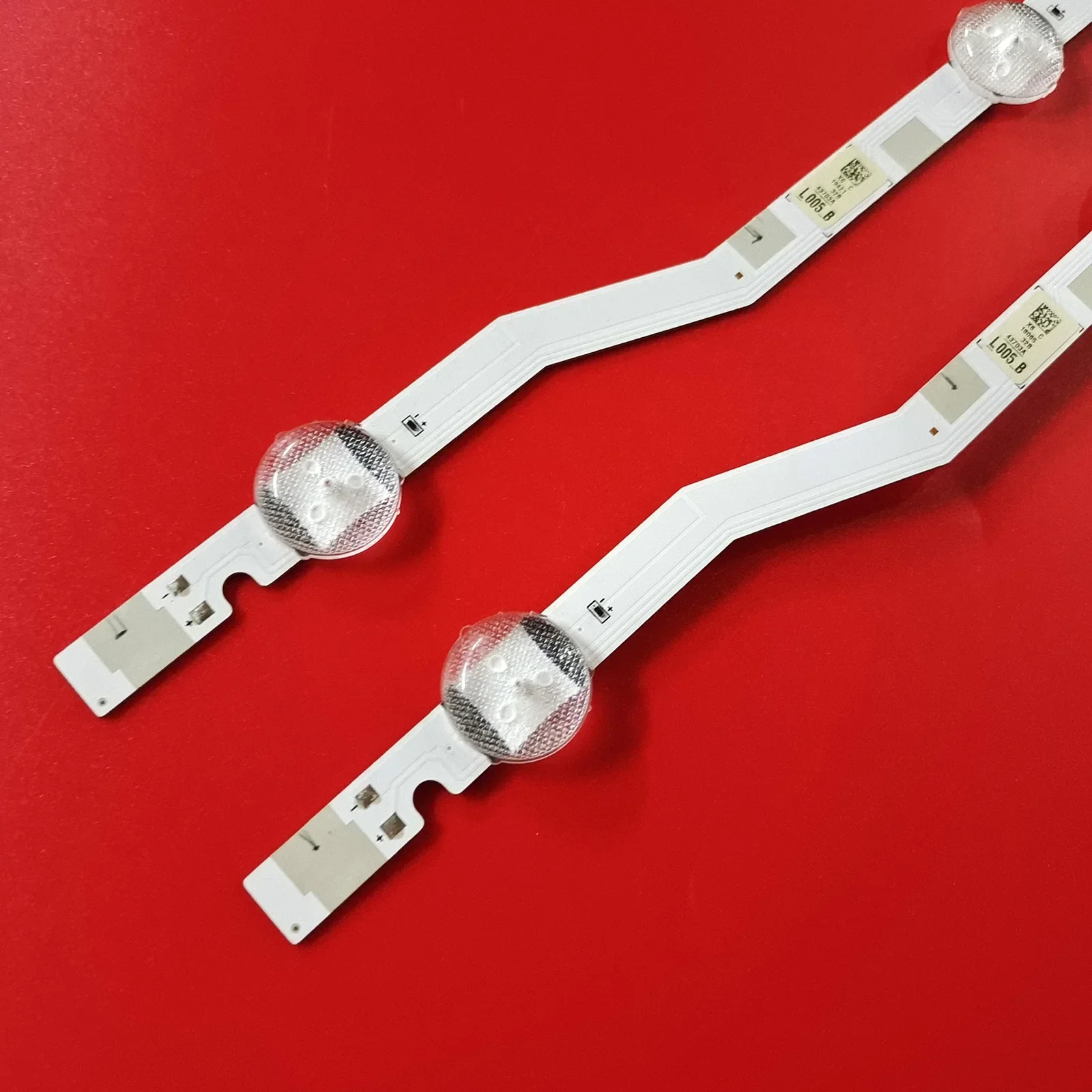 

Полосы светодиодной подсветки для UE32M4000AU UE32M4000 UE32M4002 UE32M4005 UN32M4500 UA32M5000 V7DN-320SM0-R1 BN96-43703A LM41-00419A