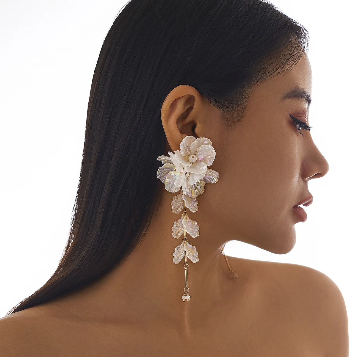 Creative Punk Torques Chain Necklace and White Flower Drop Earrings Set