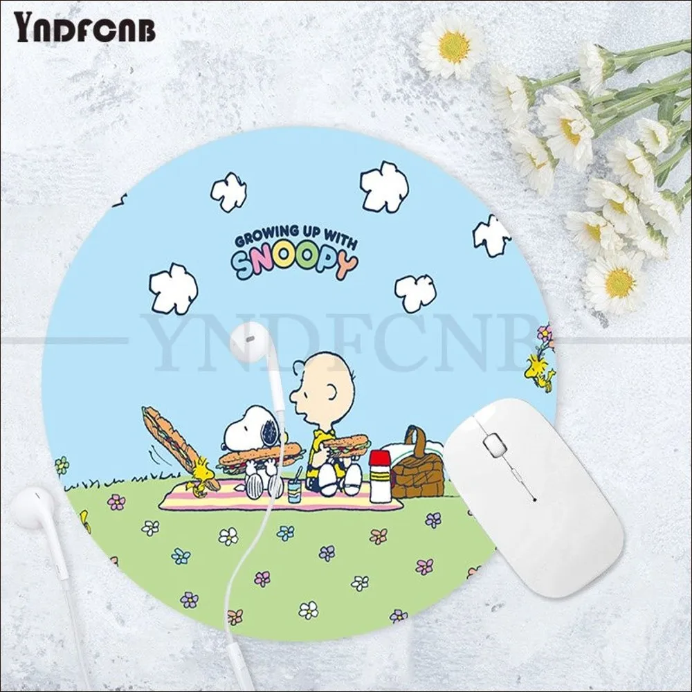 YNDFCNB SSNO-OPYYS Round Custom Skin Desktop Desk Mat Kawaii Gaming Accessories Students Writing Pad Mouse Pad for Mouse Carpet