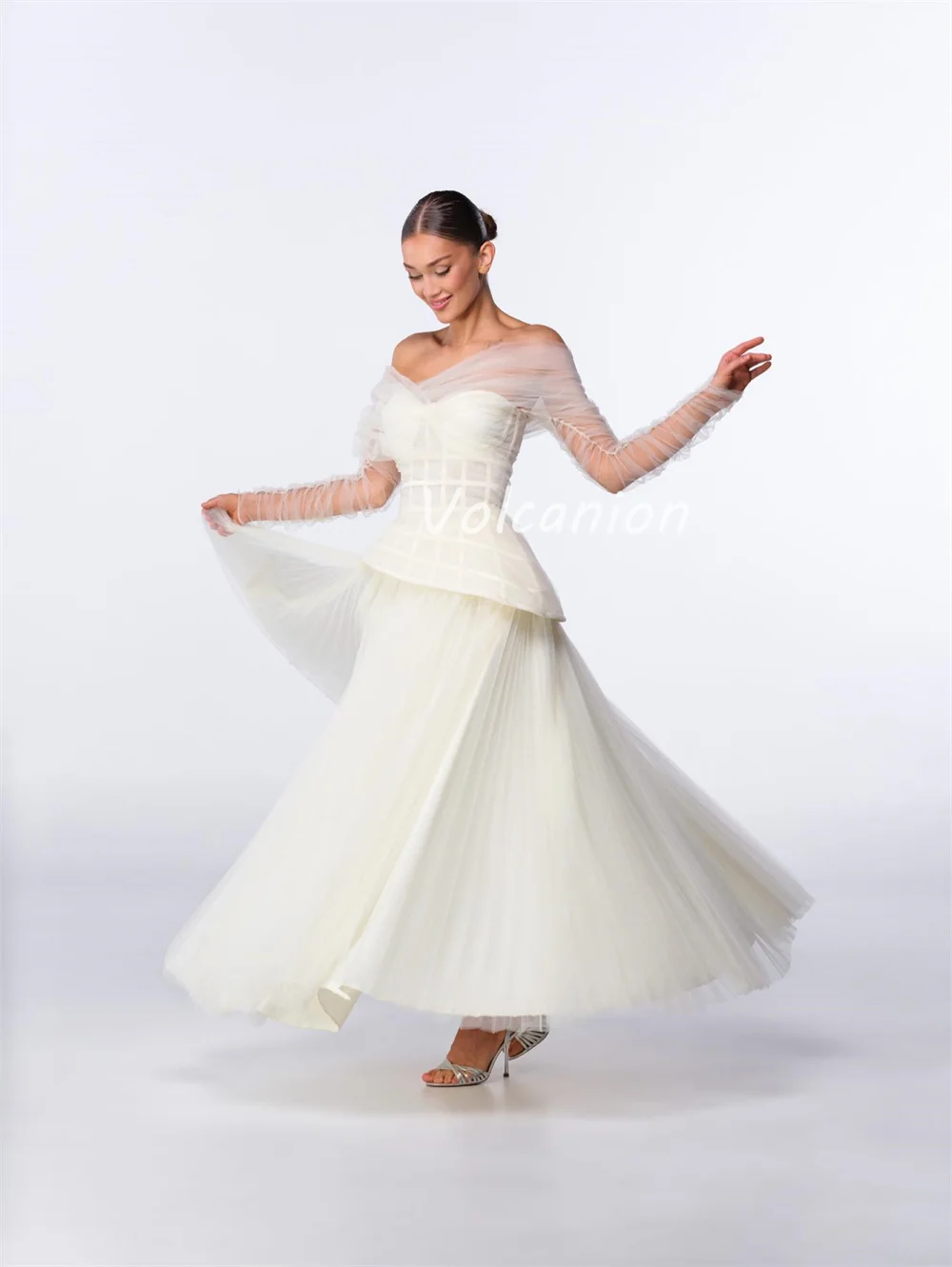 ที่กําหนดเองสไตล์โมเดิร์นประณีต Tulle Criss-Cross Sash Draped Ball Gown Off-the-ไหล่ชุดยาว Bespoke โอกาสชุด