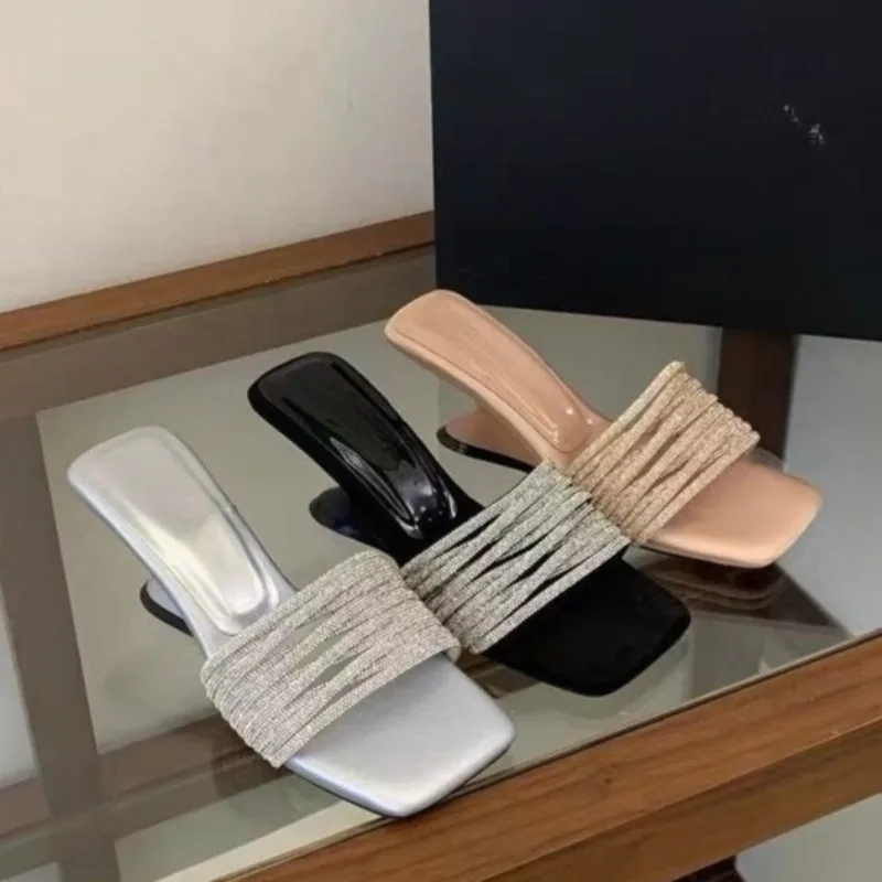 

Новые летние шлепанцы со стразами, французский стиль, квадратный носок, открытый носок, специальный каблук