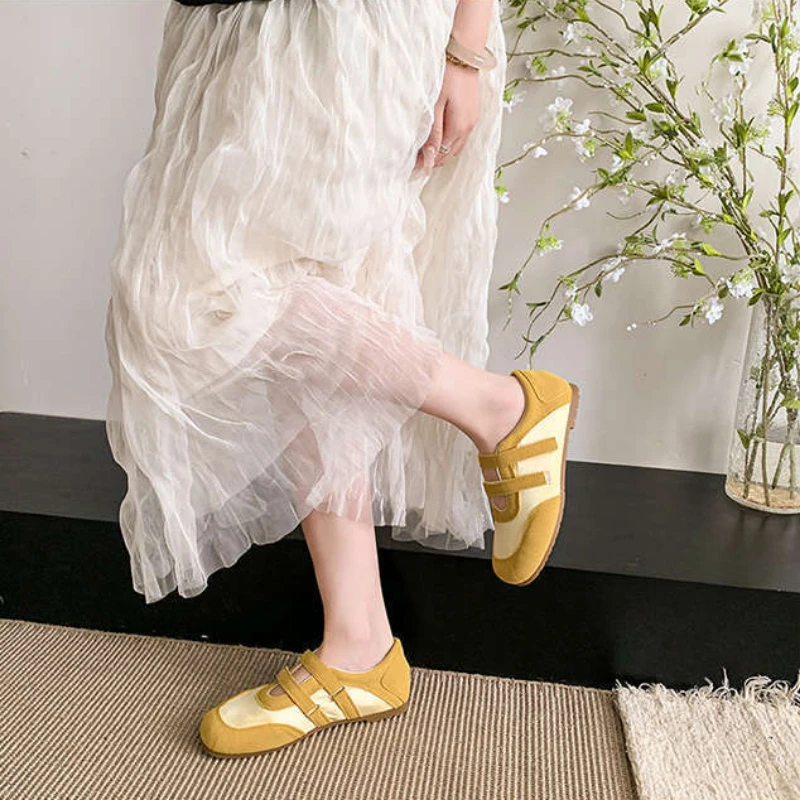 Damen-Mary-Jane-Flats mit doppeltem Riemen, Retro-Sneakers aus Satin mit Patchwork und runder Zehenpartie, weiche, süße, lässige Alltags-Flats für Frühling und Herbst – Detail 5