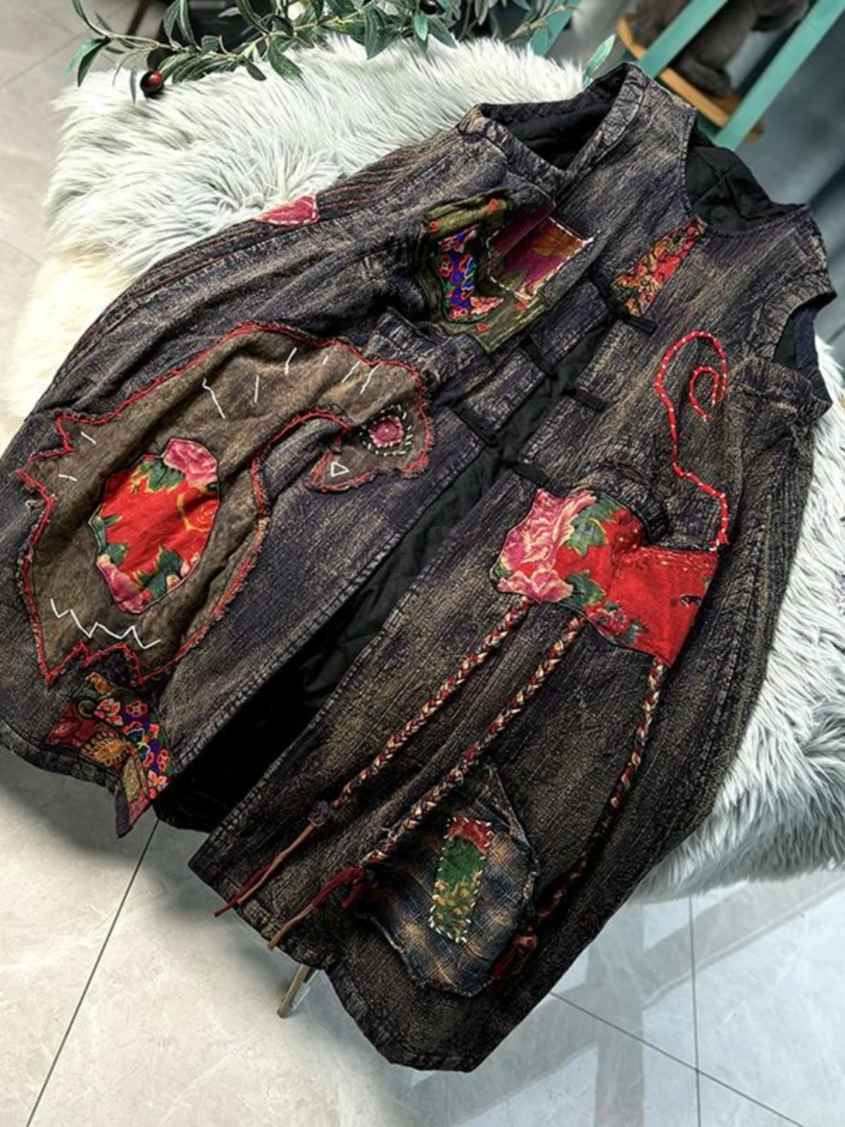 Mid Length Vest Coat Women Winter Literary Artistic Style Buckle Ethnic Style Old Cloth Heavy Industry Hand Embroidered MCP024