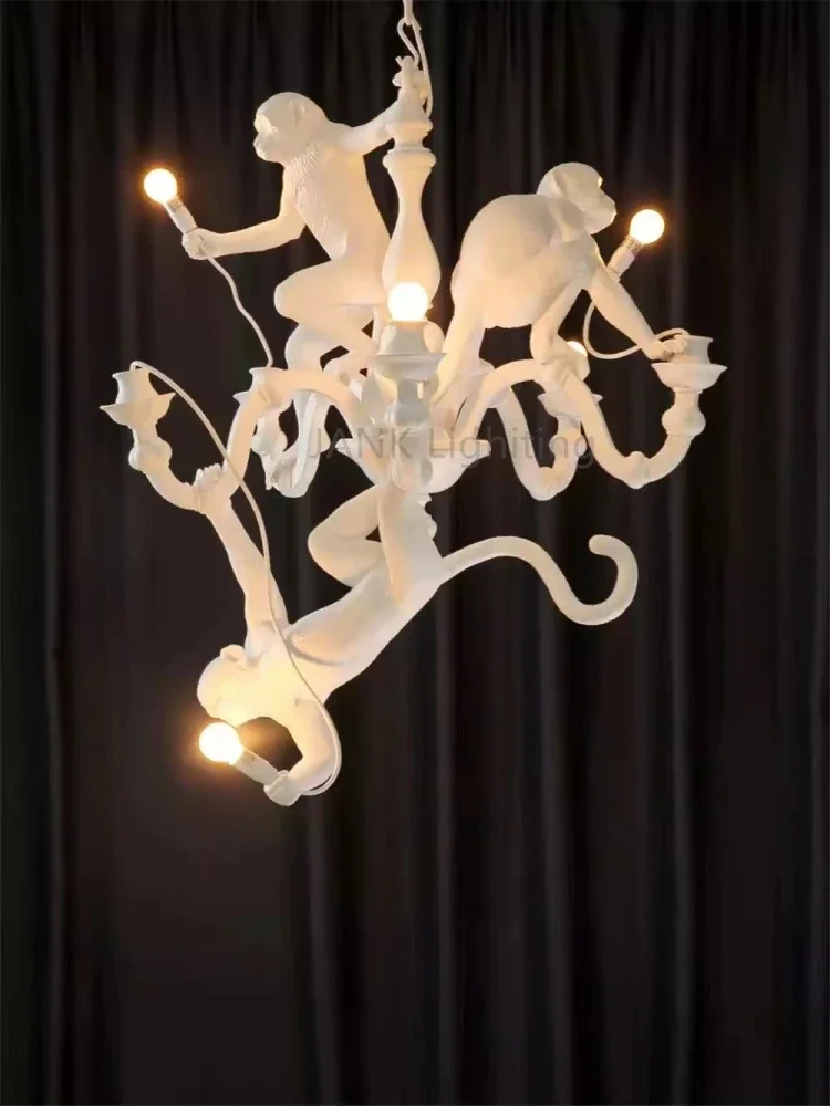 

2025 Italy Designer 3 Monkeys Pendant Chandelier Black White Resin Original Animal High-end Hanging Lamp For House Indoor LDE De