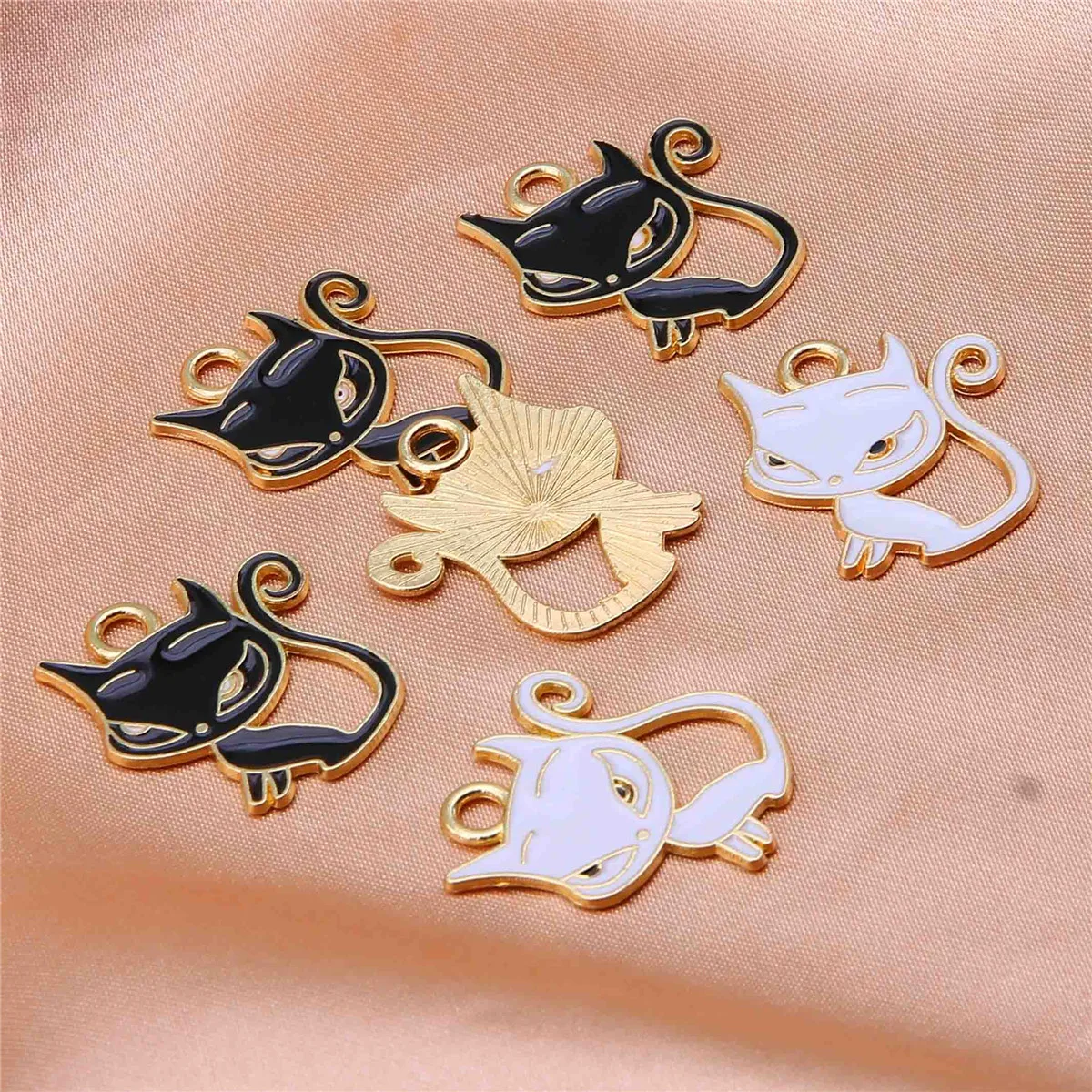 10pcs cartoon cute fox dinosaur oil drop alloy pendant DIY handmade homemade bag tag necklace pendant material accessories