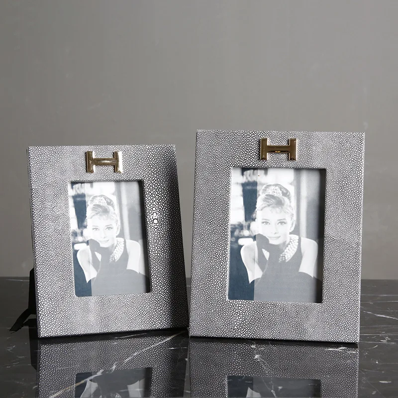 Creative light luxury Nordic simple fashion metal fish skin photo frame,  furniture exhibition hall  decoration ornament