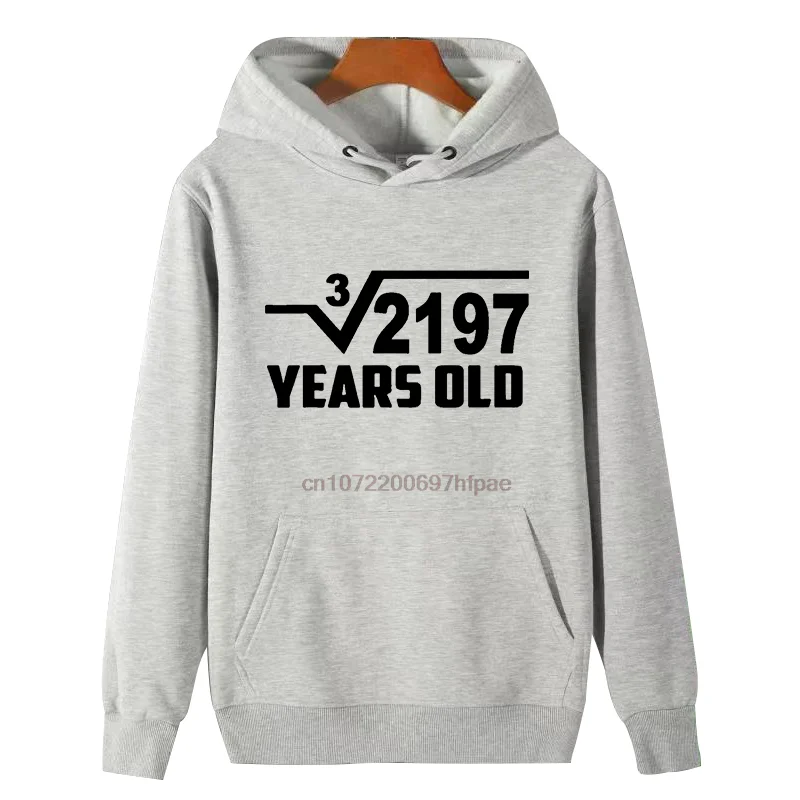 

Подарки на 13-летие: графические толстовки с капюшоном, толстые свитера, модные новые худи и блузки, мужская одежда