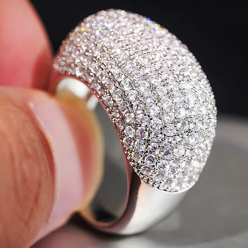 

Sparkling ring, female niche, high luxury, diamond jewelry, princess, elegant, fashionable, noble jewelry