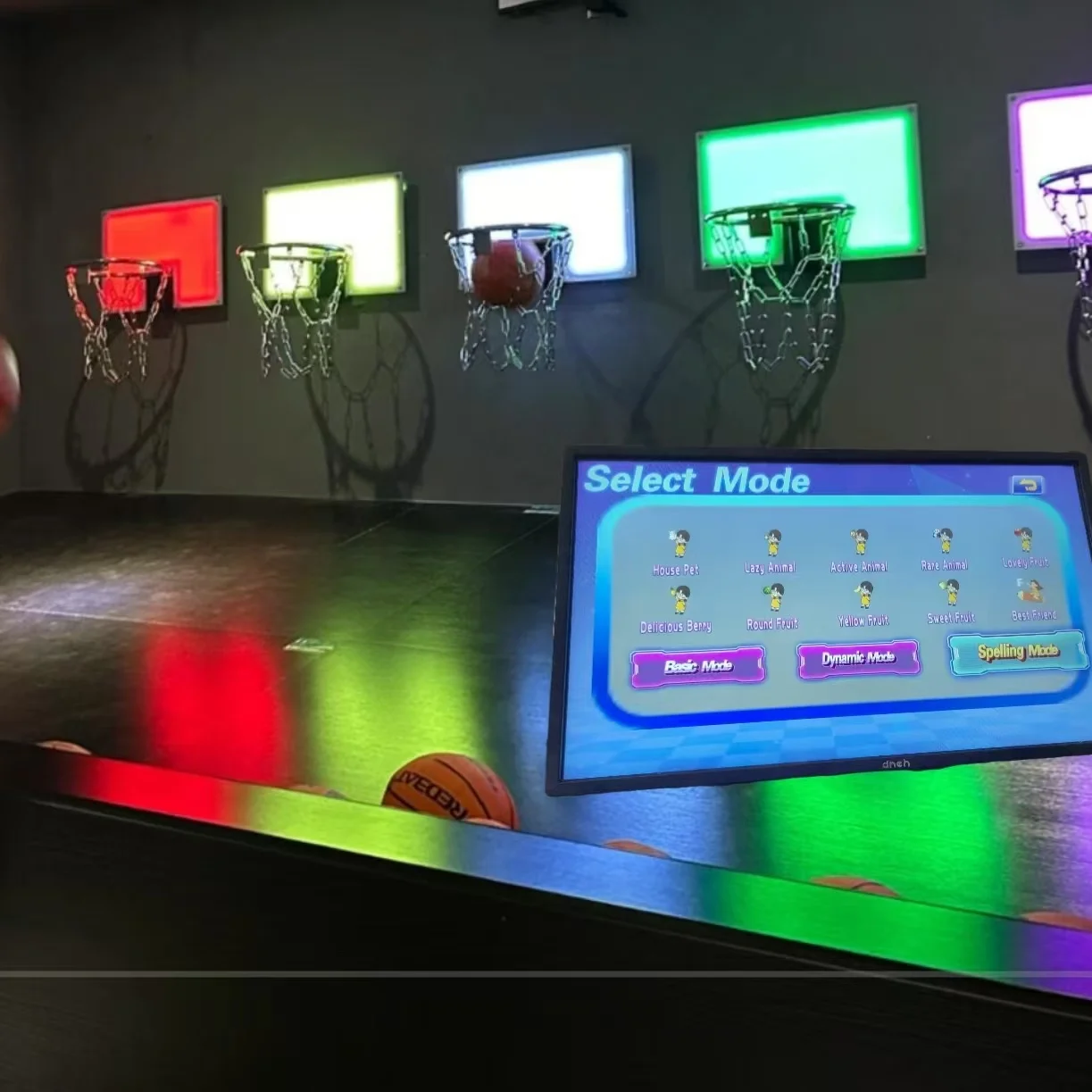 Juego interactivo de baloncesto de interior para niños y adultos Arena de entretenimiento con iluminación LED para parque de atracciones Hoop incluido