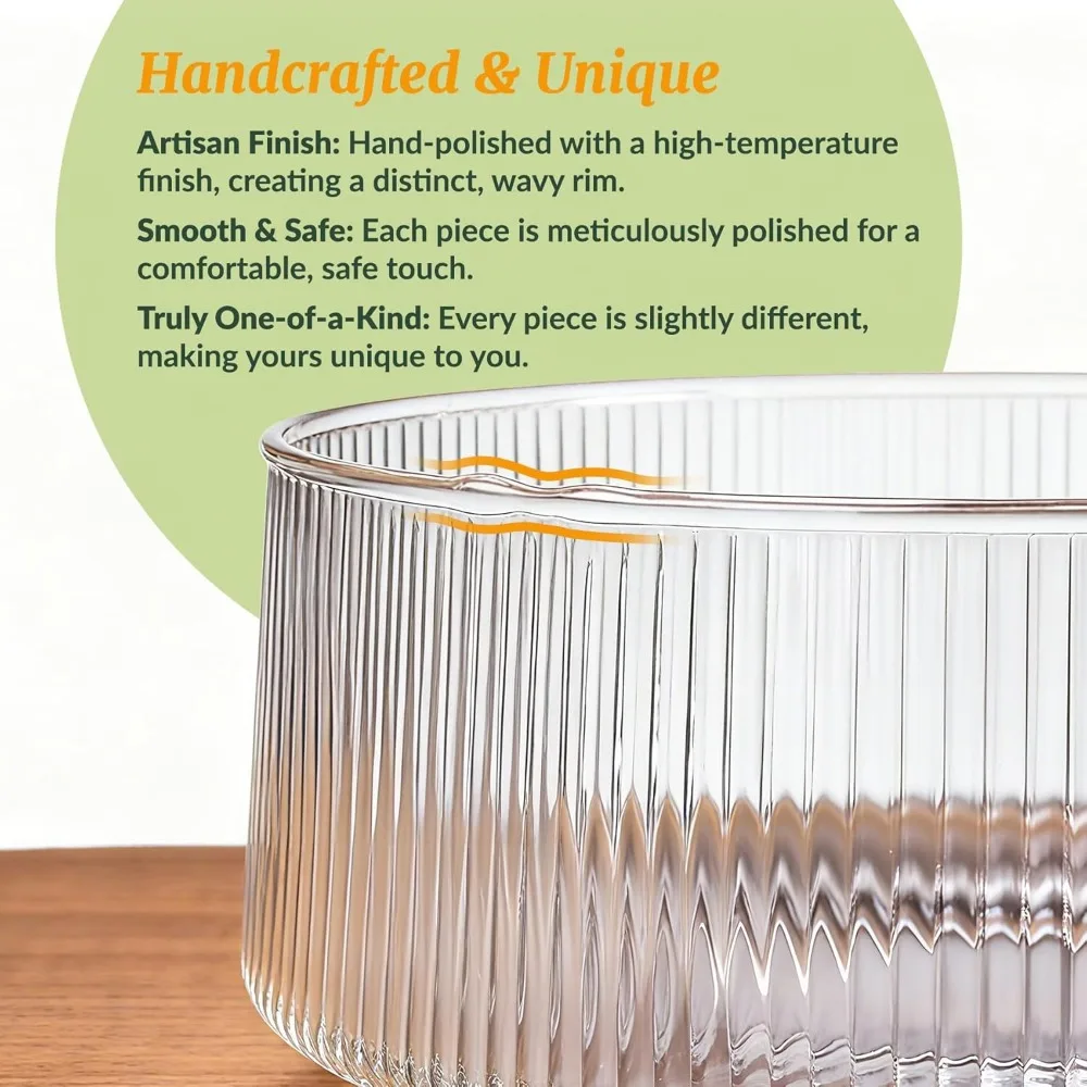 

Очень большая стеклянная салатница с основанием из акации и посудой для семейных ужинов