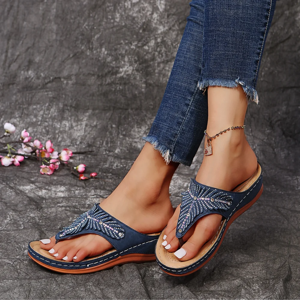 Damen-Flip-Flops mit Strass-Keilabsatz, Bohemian-Plattform-Zehentrenner-Sandalen, rutschfeste Slip-On-Sommerschuhe für den Strand – Detail 10