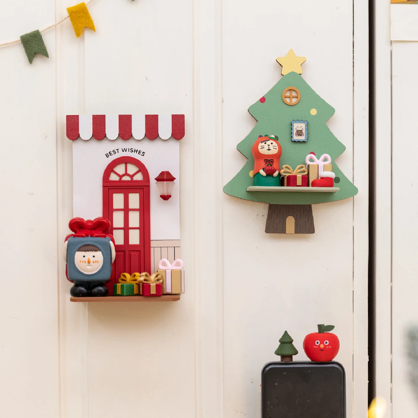 Cute Nordic Christmas Tree House Wall Mounted Display Shelf Hanging Mini Figure Small Collectibles Storage Rack Ornament Gift