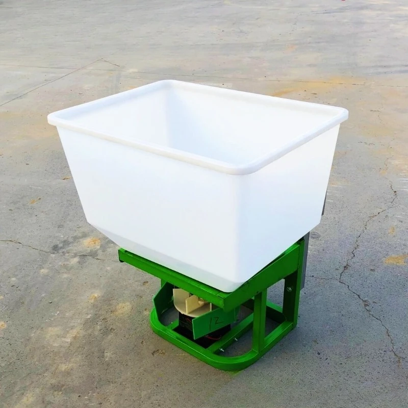 Three-wheel fertilizer spreader, electric multi-functional electric vehicle, rear hanging fertilizer machine